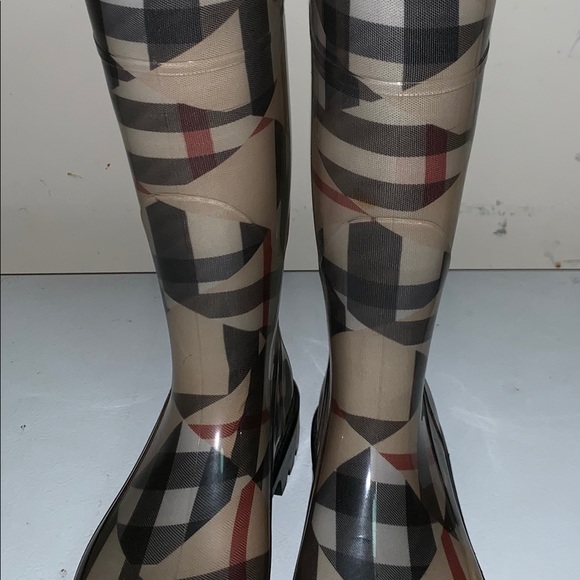 Burberry Rain Boots  Size 36 - Picture 2 of 8